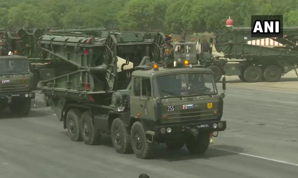 Νέα όπλα για την Ινδία: ''Θερμαίνεται'' η Ασία